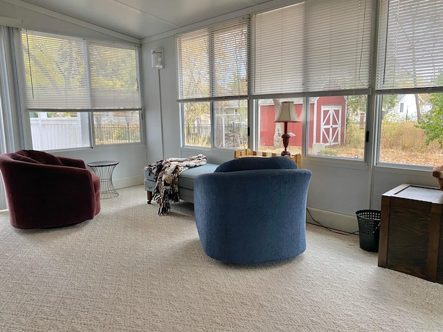 sunroom with vaulted ceiling