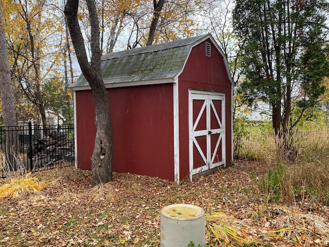 view of outbuilding