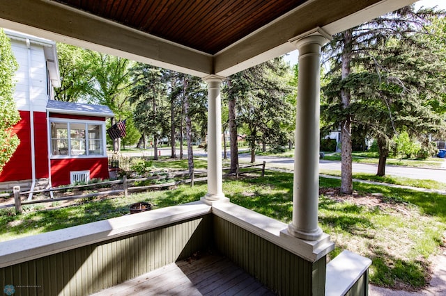 807 4th St S, Moorhead, MN 56560 - view of covered porch