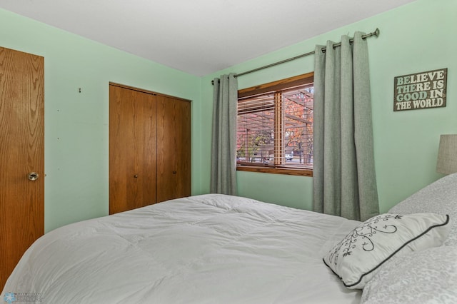 bedroom with a closet