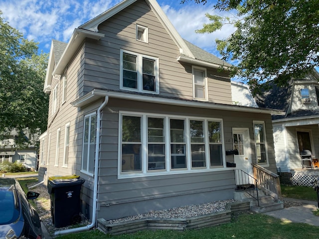 view of front of property