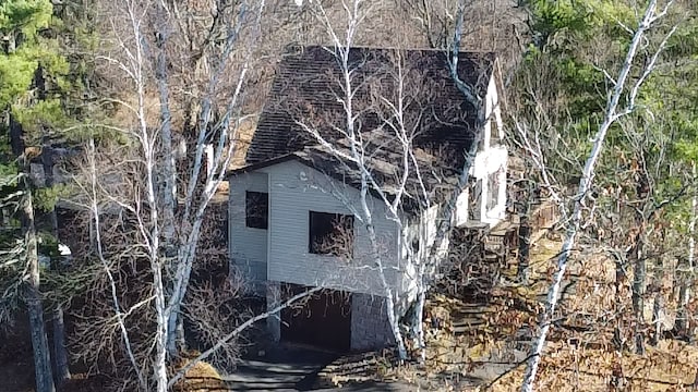 bird's eye view with a forest view