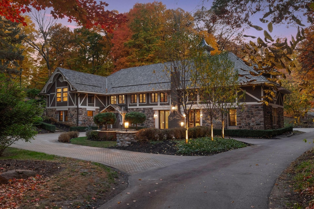 view of front of house