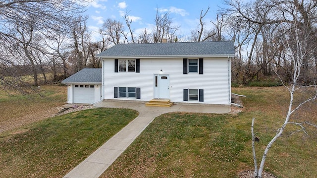 bi-level home featuring a front yard