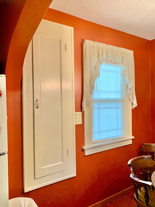 bathroom with a textured ceiling