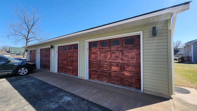 view of detached garage