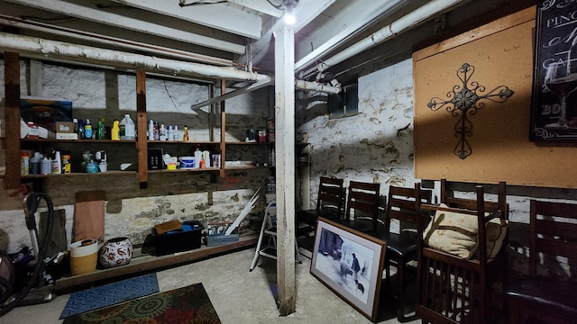 view of unfinished basement