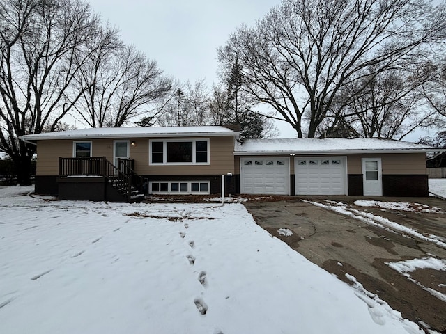 view of front facade with a garage