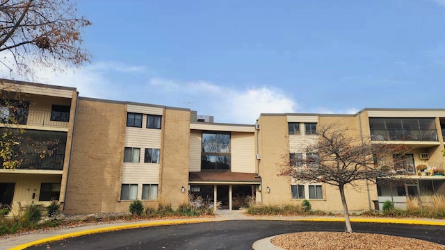 11160 Anderson Lakes Pkwy Unit 313, Eden Prairie, MN 55344 - view of apartment building / complex