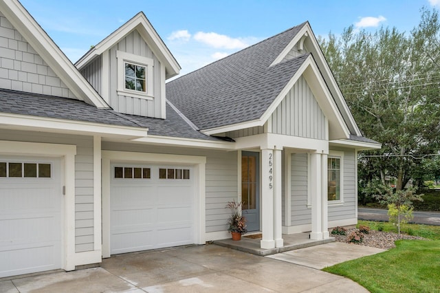 view of front of house featuring a garage