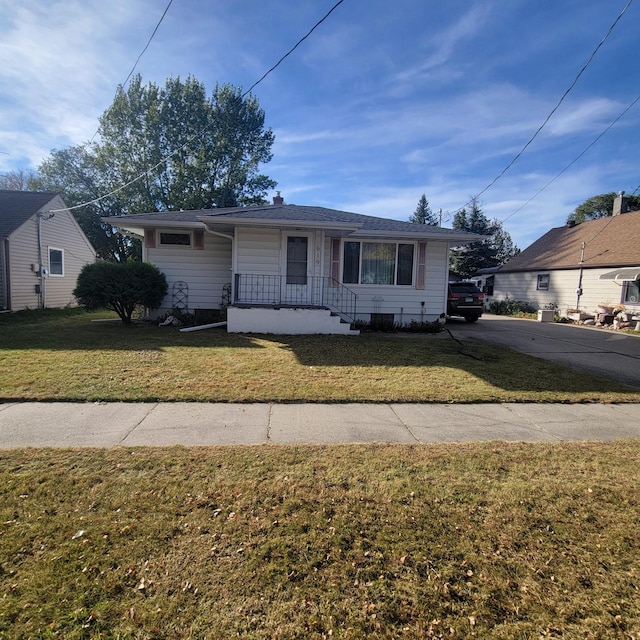 view of front of house with a front yard