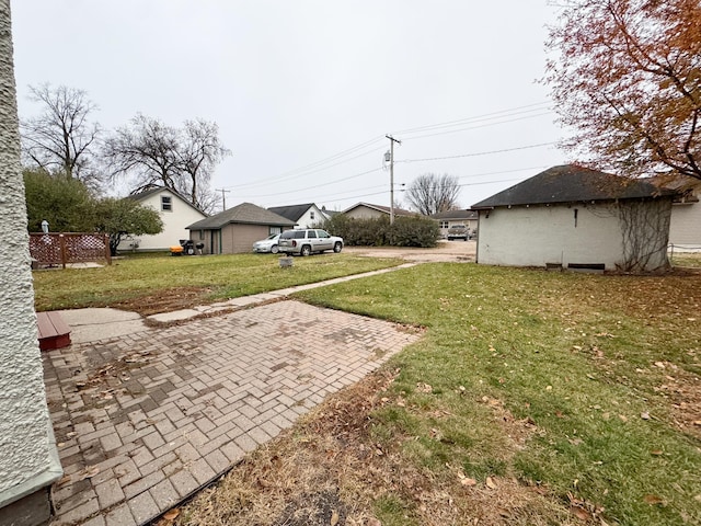 view of yard featuring a patio area