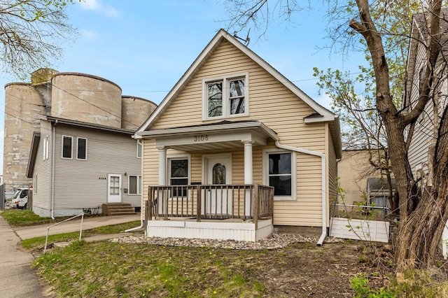 view of front facade featuring a porch