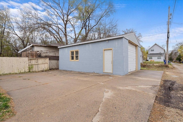 view of outdoor structure featuring a garage