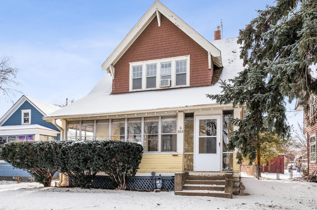 view of front of house