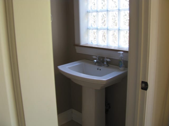 bathroom with sink