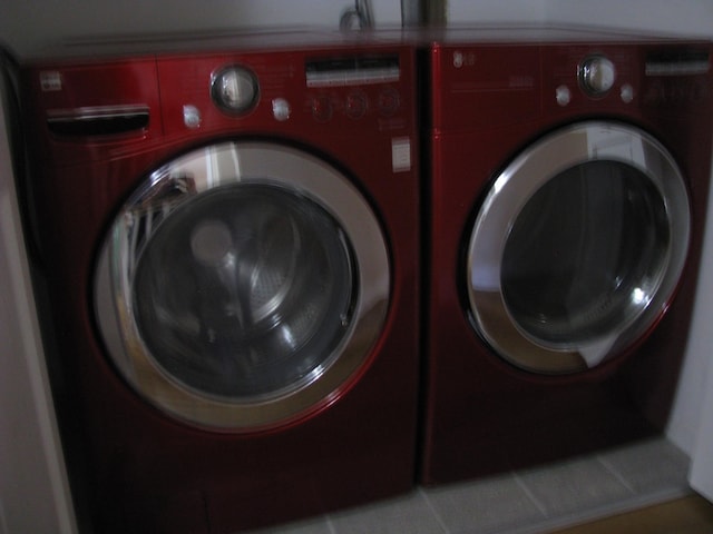 laundry area featuring independent washer and dryer