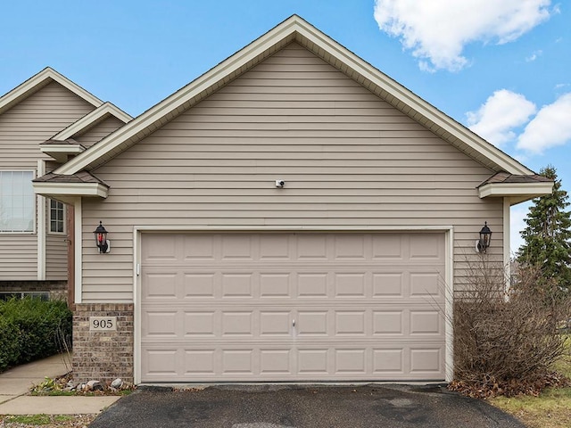 view of detached garage