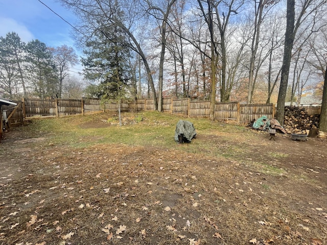 view of yard featuring a fenced backyard