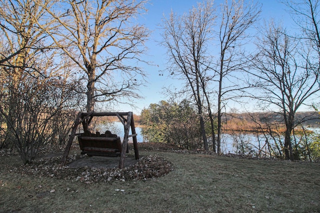 view of yard with a water view