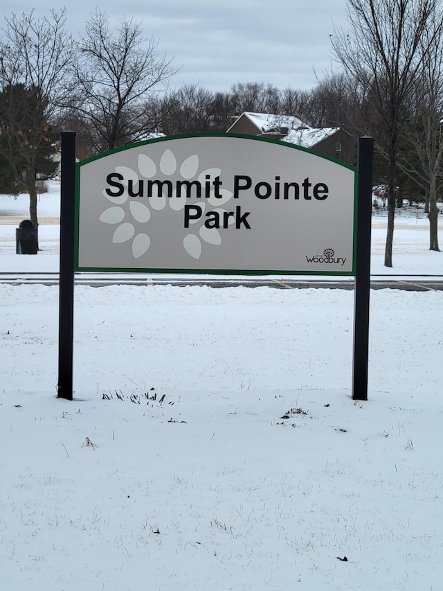 view of community / neighborhood sign