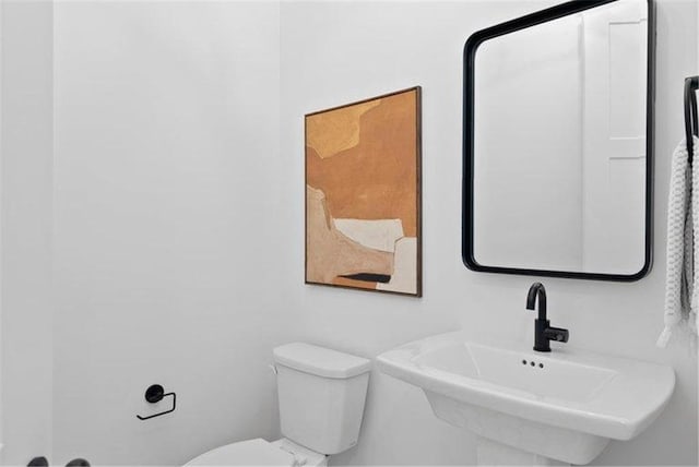 4098 Gable Ln, Woodbury, MN 55129 - half bath with a sink and toilet
