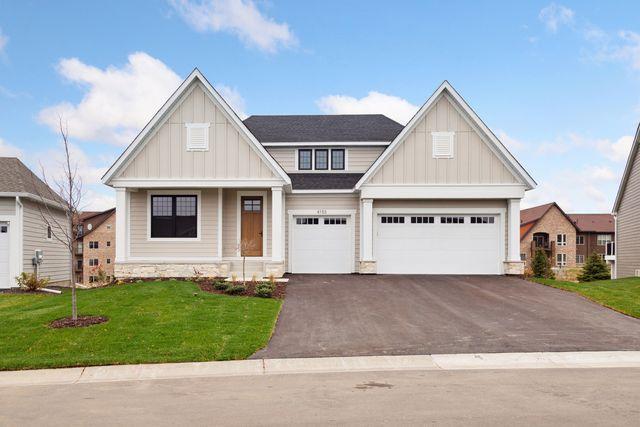 view of front of house featuring a front lawn