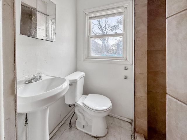 309 3rd Ave SW, Austin, MN 55912 - bathroom with toilet