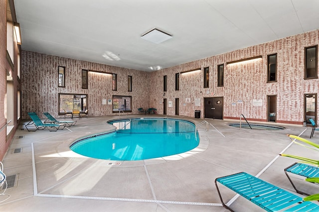 7500 Cahill Rd Unit 207C, Edina, MN 55439 - view of indoor community pool