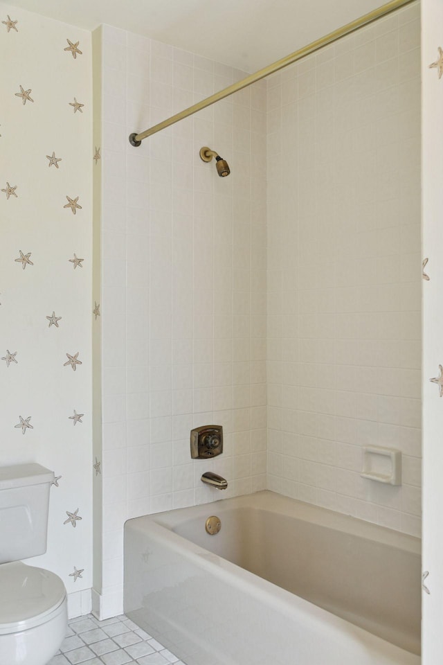 6517 Crackleberry Trl, Woodbury, MN 55129 - bathroom with tile patterned flooring and bathing tub / shower combination