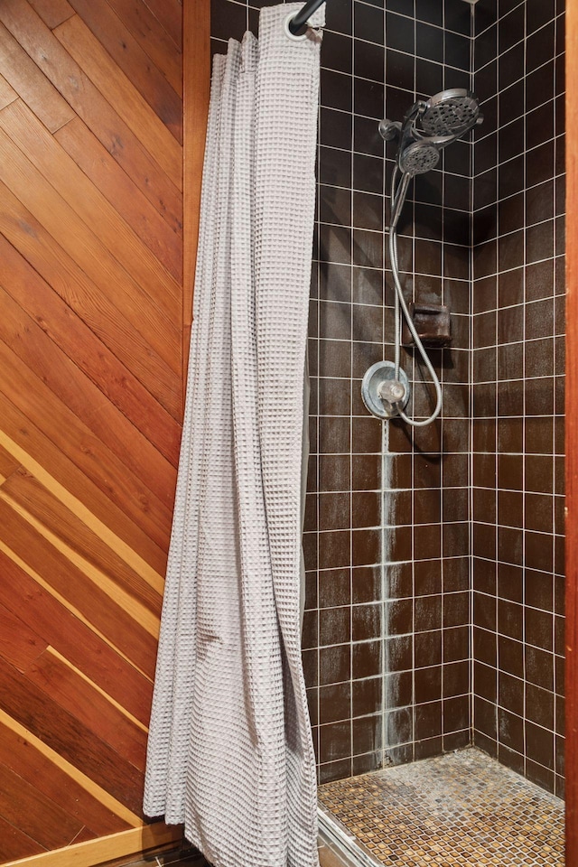 6517 Crackleberry Trl, Woodbury, MN 55129 - full bathroom with a stall shower