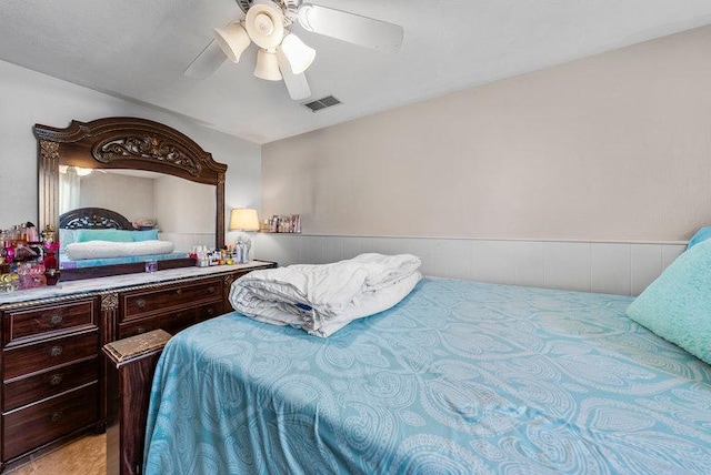 bedroom featuring ceiling fan