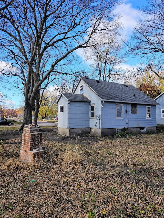 view of side of home