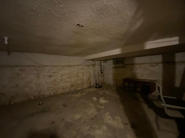 1609 Stevens St, Albert Lea, MN 56007 - unfinished basement featuring a textured ceiling