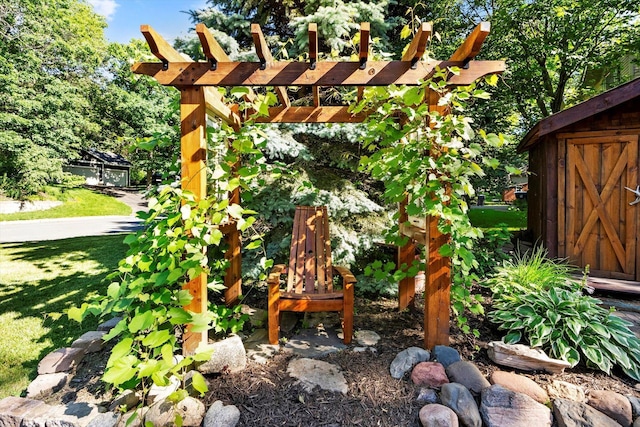 view of yard with a pergola