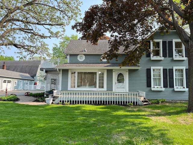 view of front of house featuring a front yard