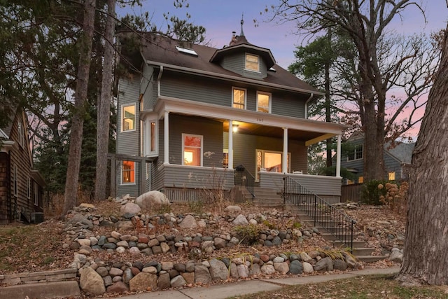 view of front facade featuring a porch