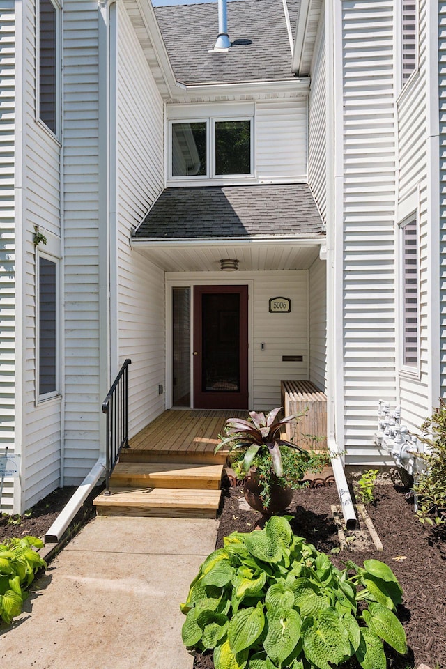 5006 Sheridan Ave S, Minneapolis, MN 55410 - view of exterior entry with a shingled roof