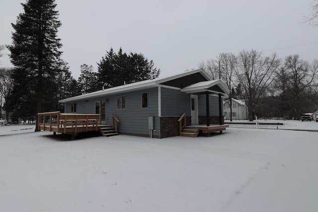 view of front facade featuring a deck