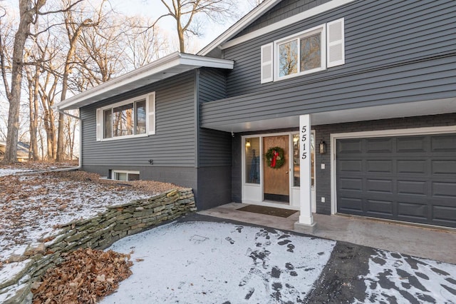 view of front of home featuring a garage