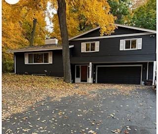 view of front facade with a garage