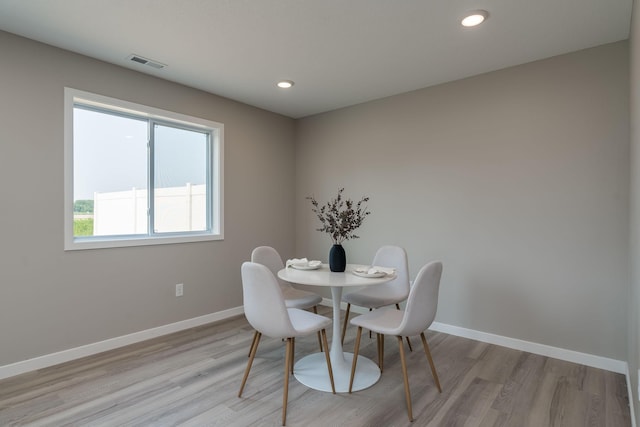 3104 Scotch Ln, Mankato, MN 56001 - dining space featuring light wood finished floors, baseboards, and recessed lighting