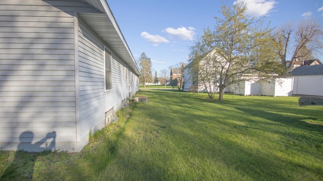 view of yard featuring cooling unit