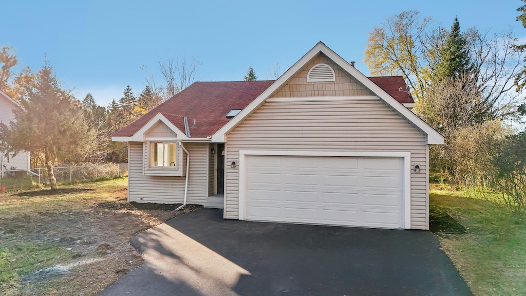 view of front facade featuring a garage