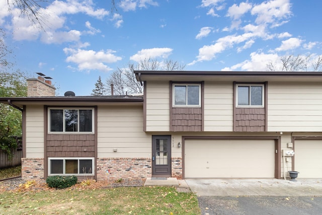 view of front facade featuring a garage