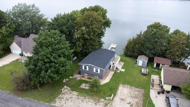 bird's eye view featuring a water view