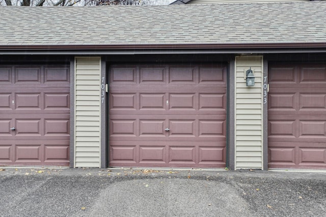 7037 110th Street Cir Unit 14, Bloomington, MN 55438 - view of garage