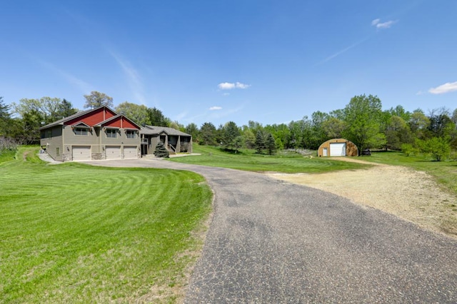 view of front of house featuring a front lawn