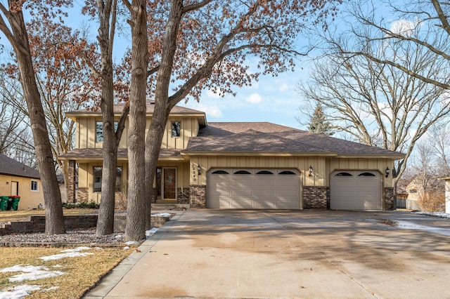 view of front of home featuring a garage