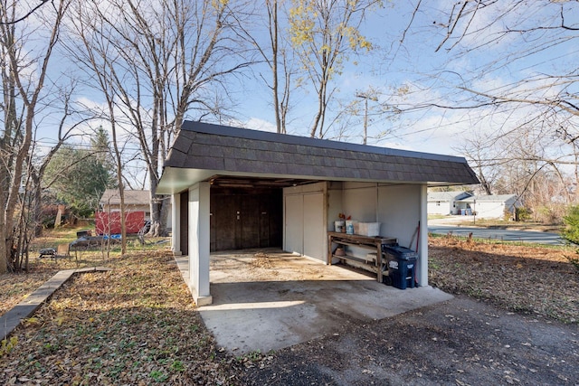 view of outdoor structure featuring a carport